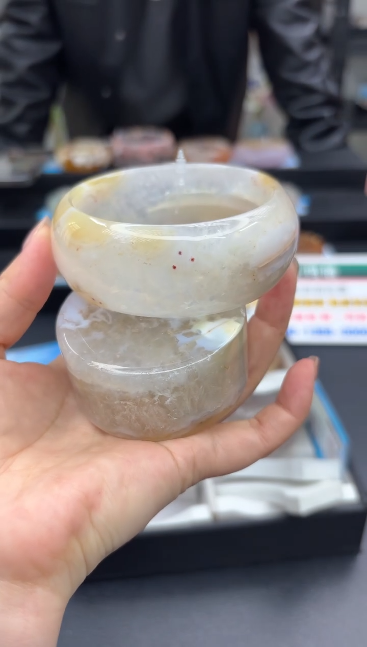 【闪购商品】石英质玉手镯未镶嵌C899(62圈赠送镯心)