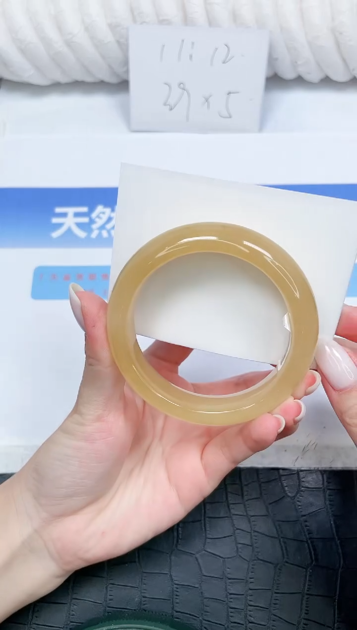 石英质玉手镯未镶嵌9-58.3