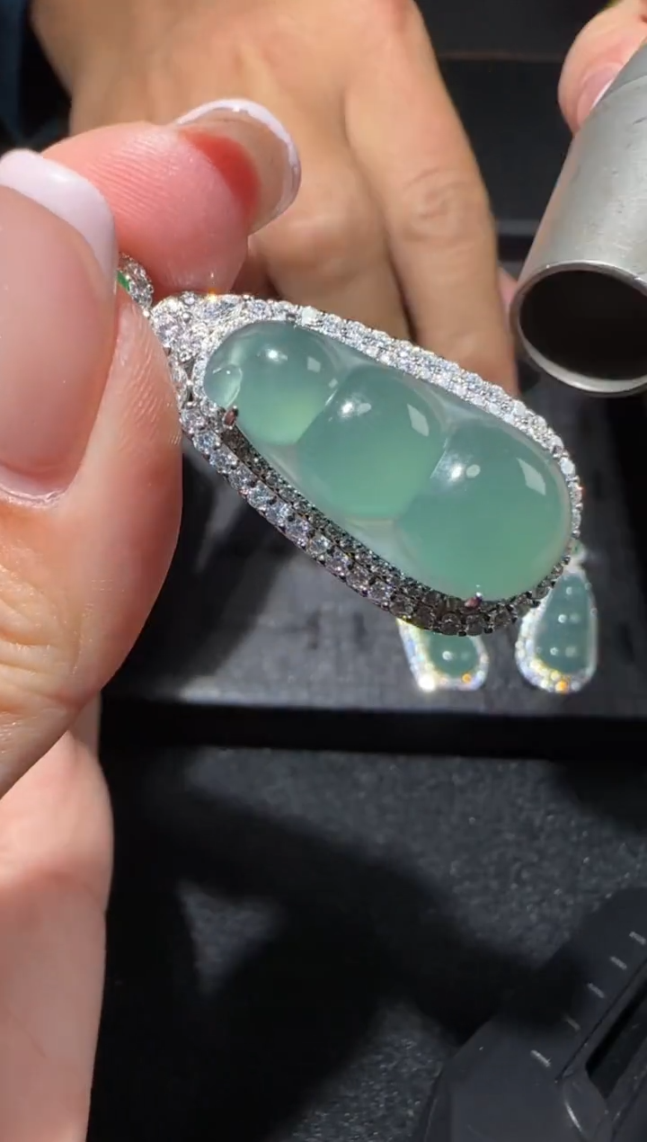 【闪购商品】翡翠吊坠(赠链)未镶嵌2712多样性发货拍一发一