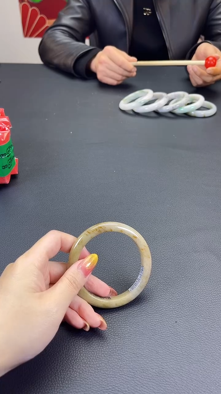 【闪购商品】翡翠手镯未镶嵌翡翠1