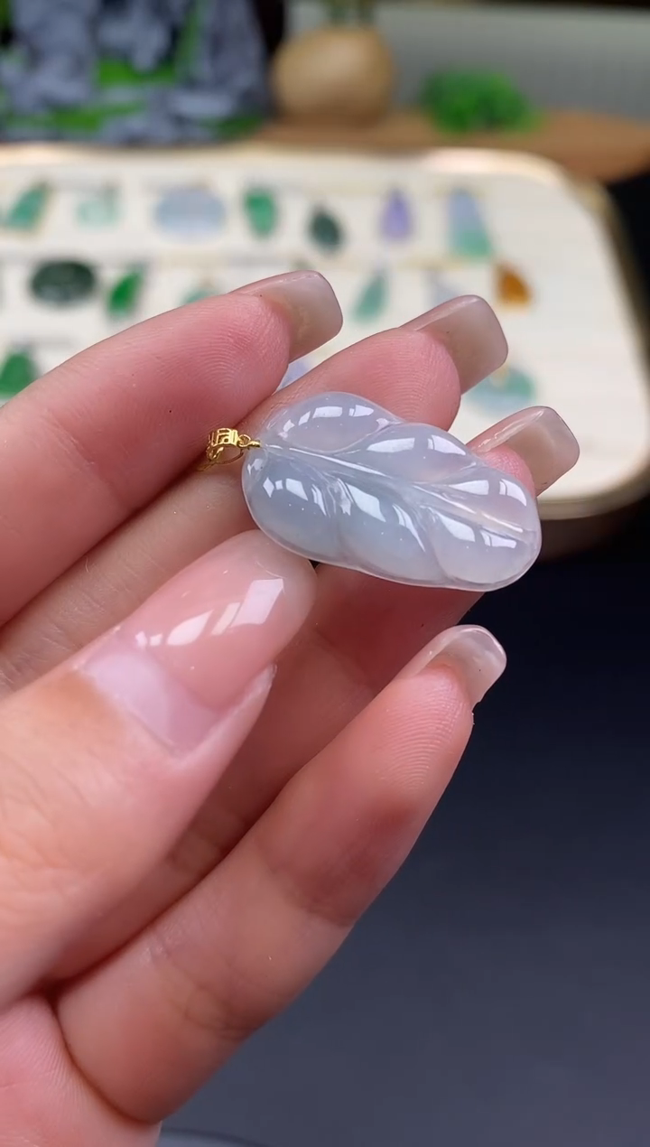 吊坠(不含链)18K金镶嵌翡翠叶子18K金扣镶嵌@@CMT