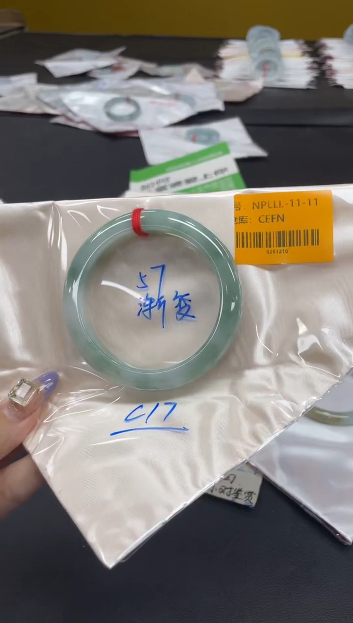 未镶嵌手镯翡翠翡翠手镯
