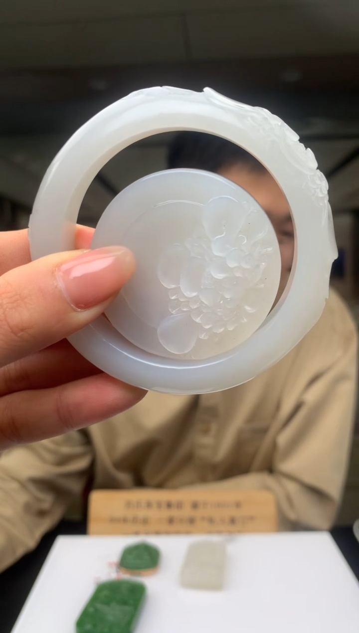 【闪购商品】定制和田玉Boss阳天然和田玉（拍一发一）