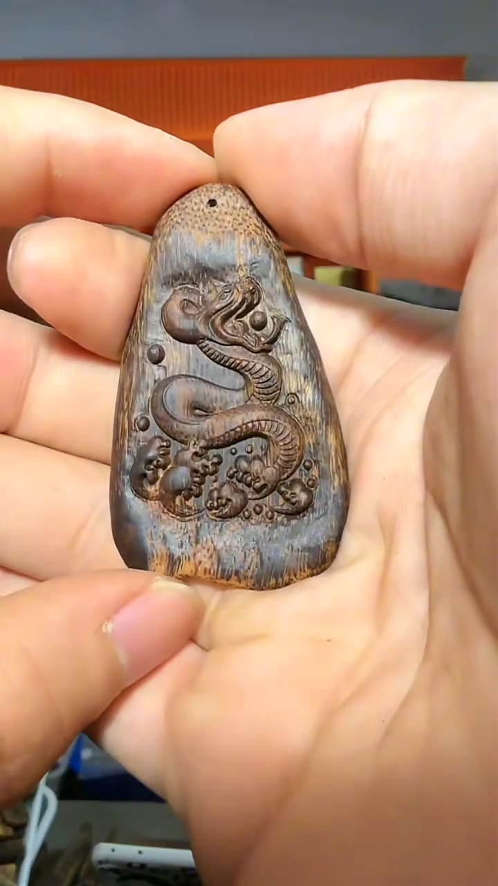 沉香吊坠109号红土生肖蛇多样性发一