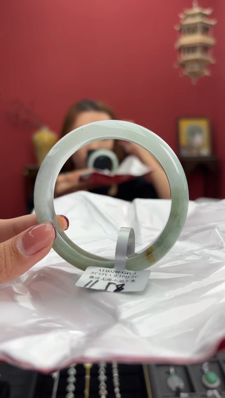 【闪购商品】翡翠手镯未镶嵌8手镯