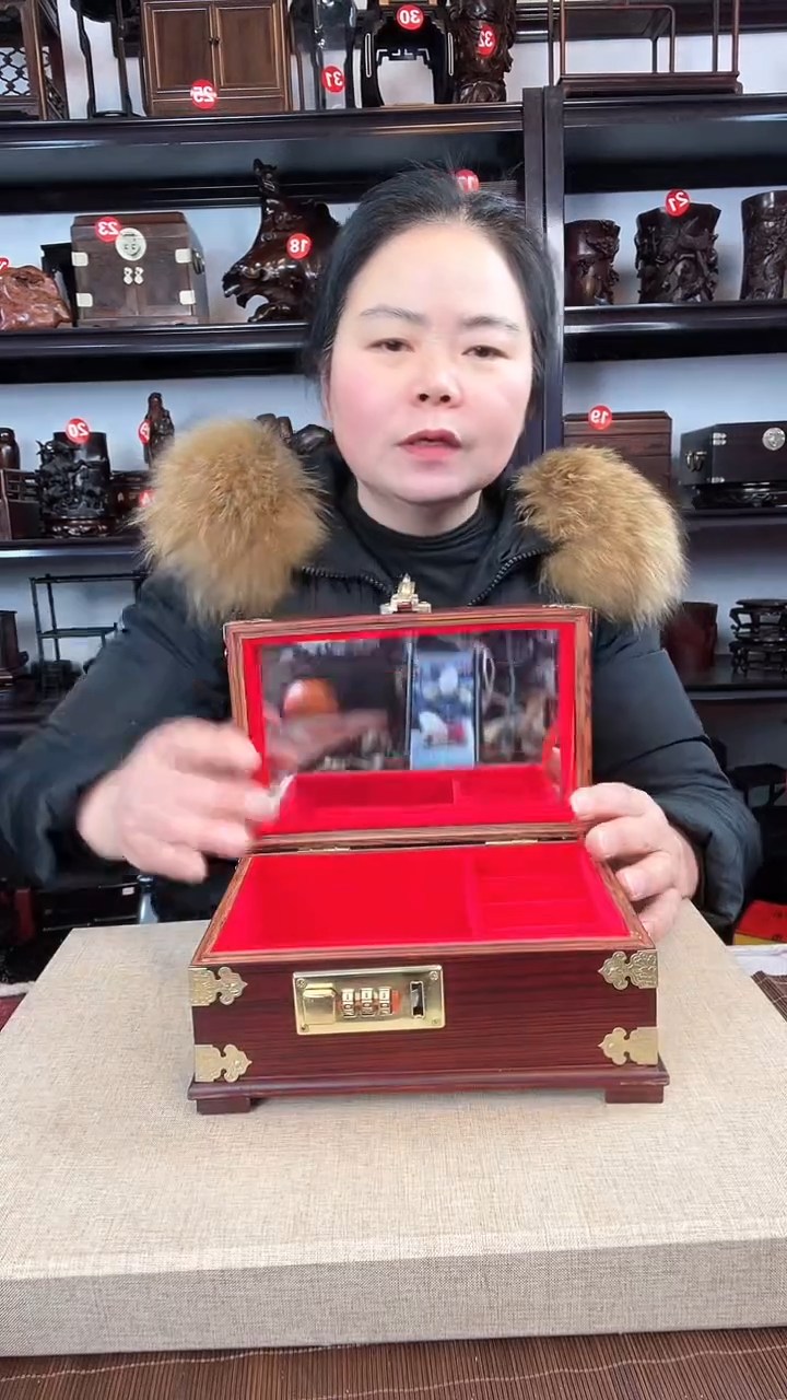 【闪购商品】木257瑕疵老李红木工艺品