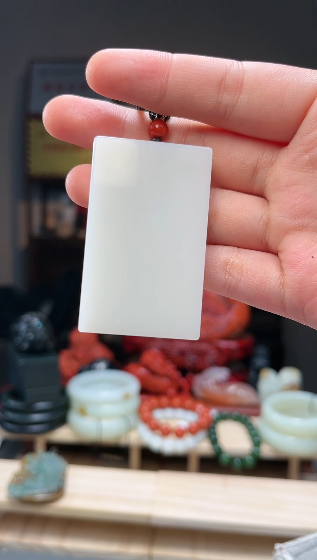 颈饰未镶嵌和田玉吊坠35+