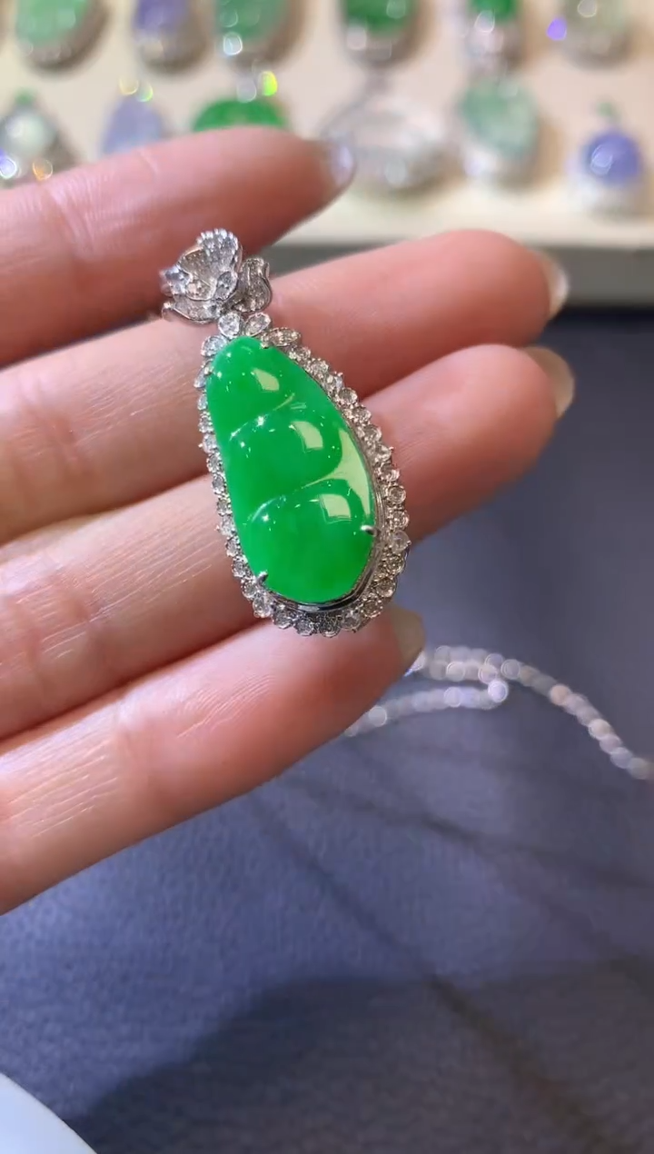 【闪购商品】翡翠吊坠(不含链)18K金镶嵌C52