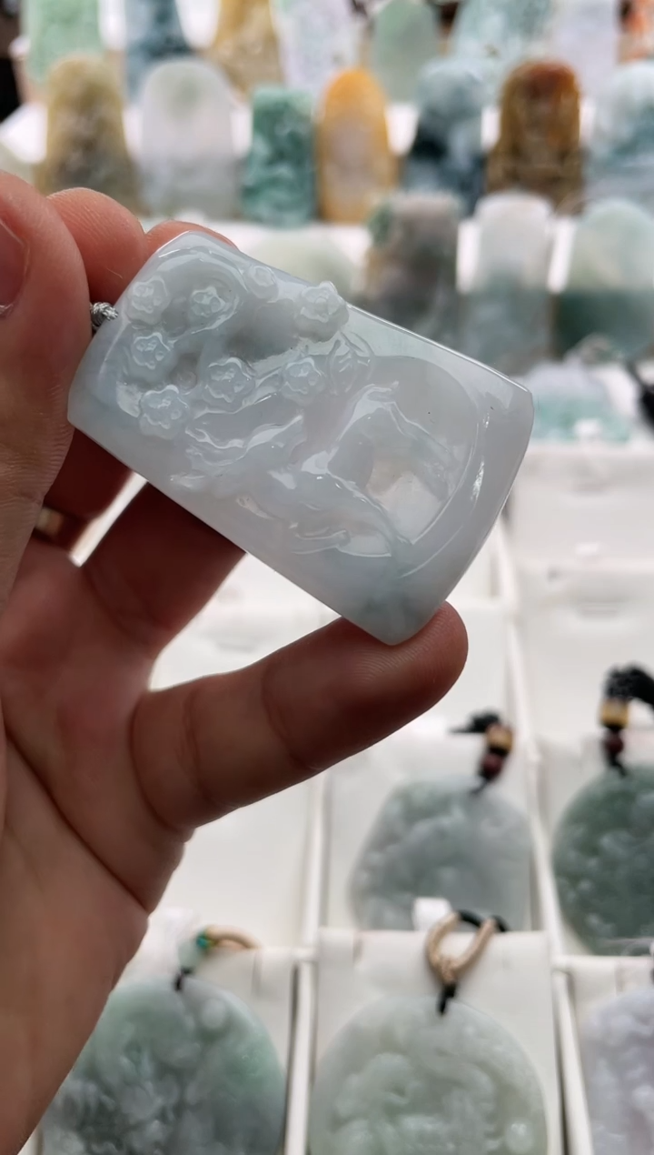 【闪购商品】翡翠颈饰未镶嵌..../1/15/96