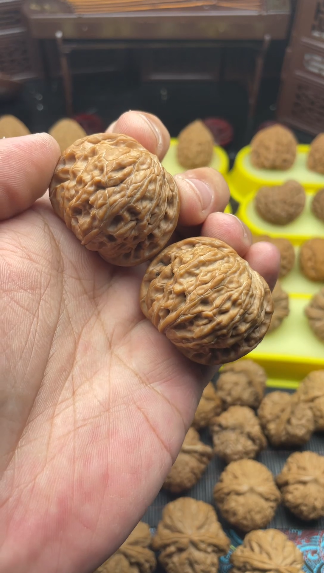 【闪购商品】文玩核桃把件40山地红皮磨