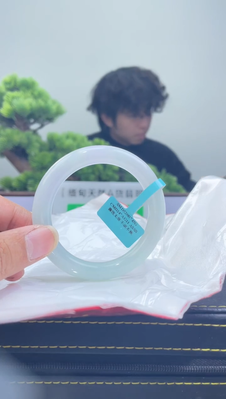 【闪购商品】翡翠手镯未镶嵌1手镯