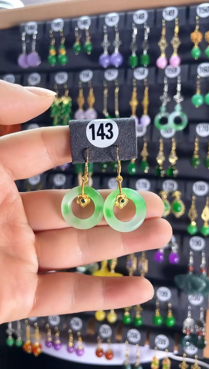 【闪购商品】翡翠耳饰银S925镶嵌143...