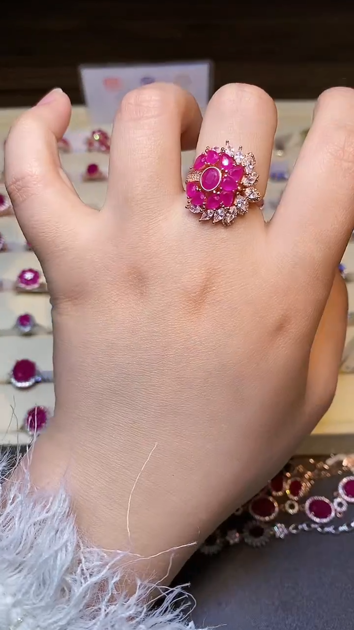 【闪购商品】红宝石戒指银S925镶嵌........