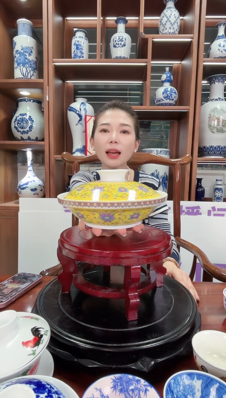 A09景德镇珐琅缠枝莲和合器1只