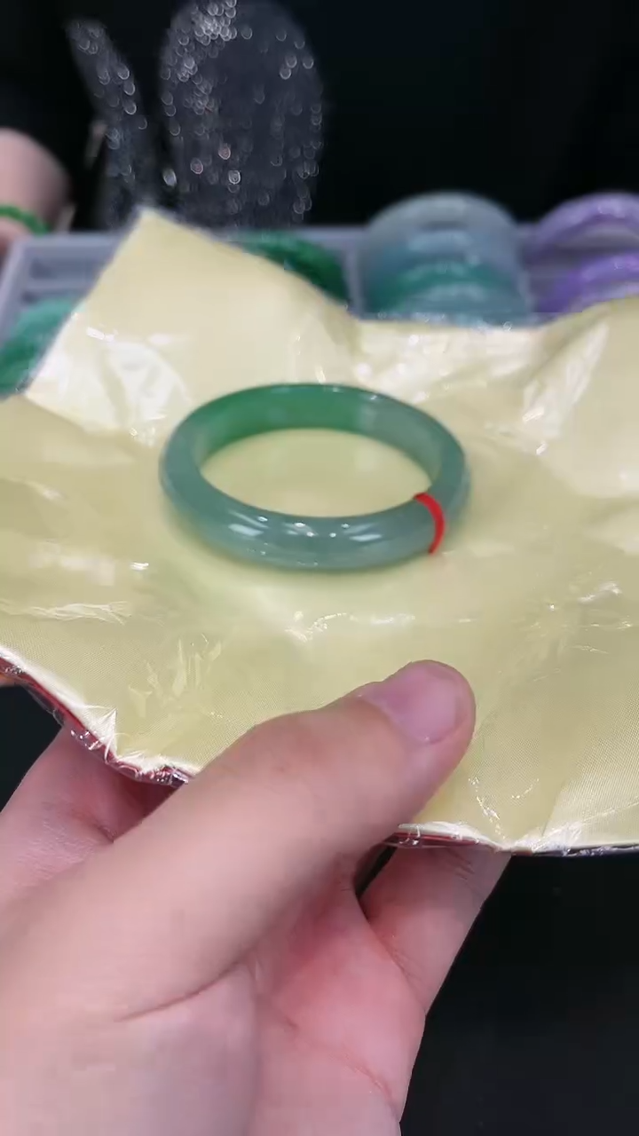 【闪购商品】砖雕s52湖水绿手镯圈口53-60