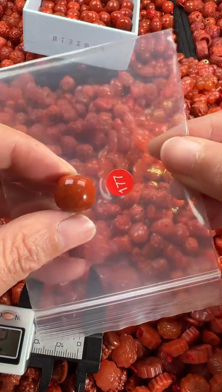 【闪购商品】南红玛瑙颈饰未镶嵌2