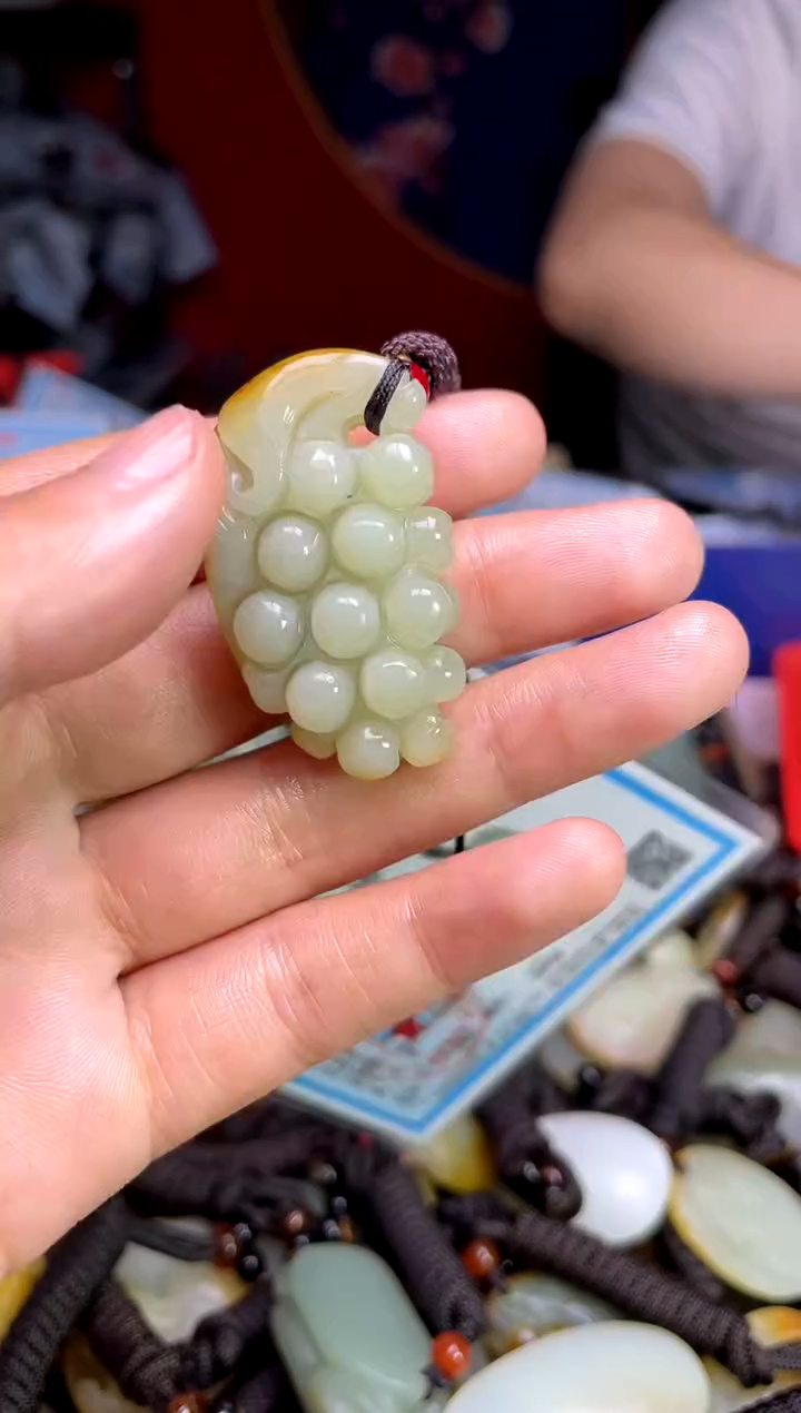 和田玉未镶嵌颈饰1