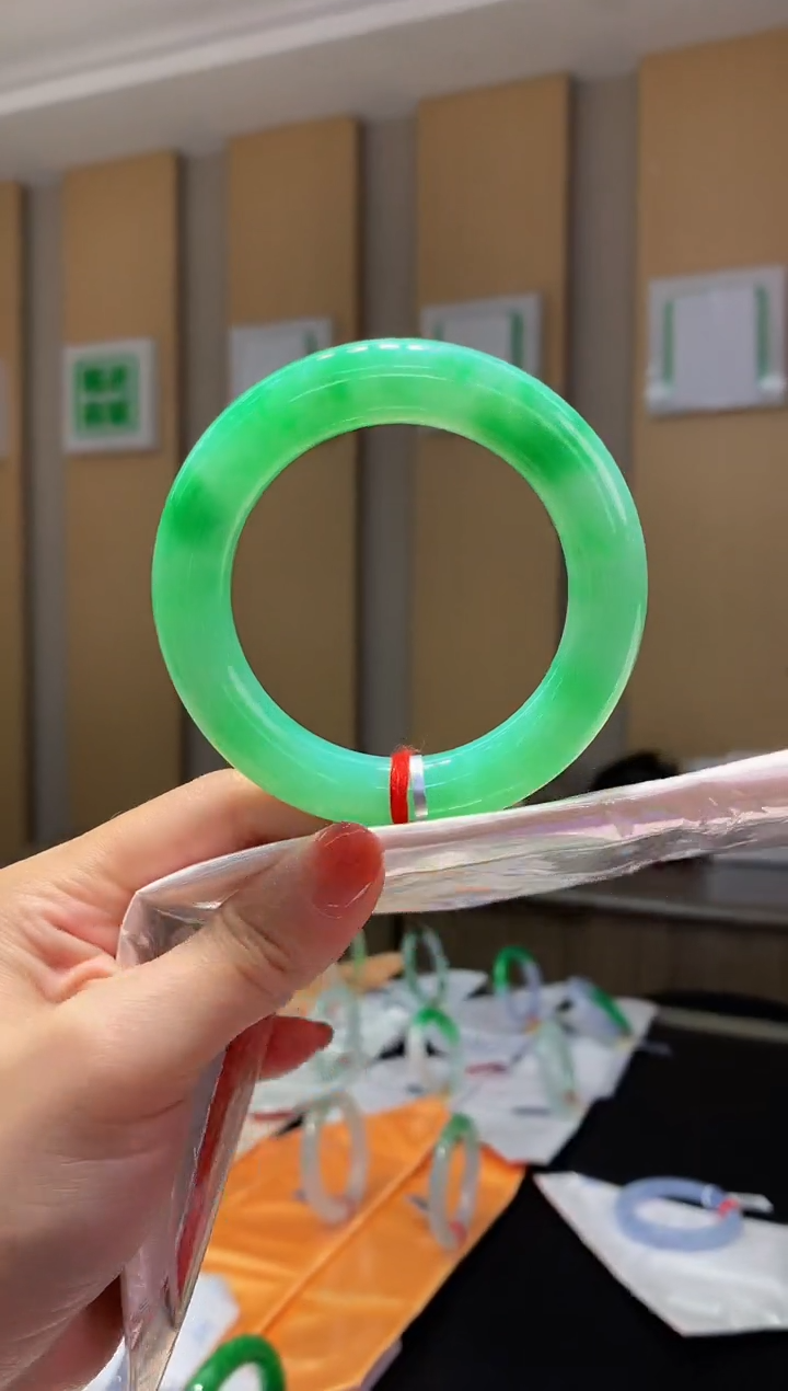 未镶嵌手镯翡翠-C15 圈口55.4 全款45万 定金2万