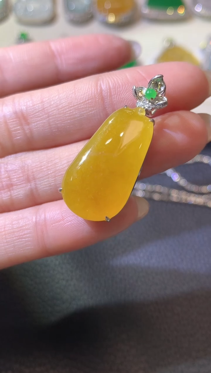 【闪购商品】翡翠吊坠(不含链)18K金镶嵌B41