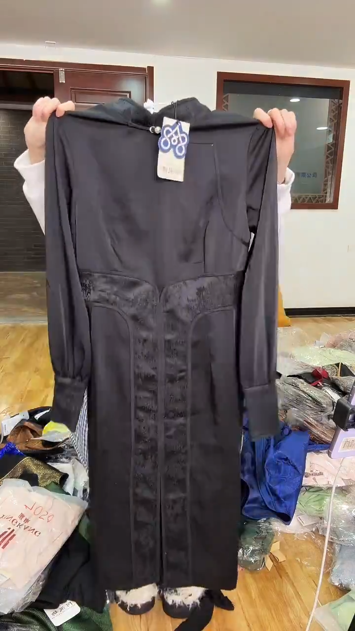 L码        105-115斤  连衣裙