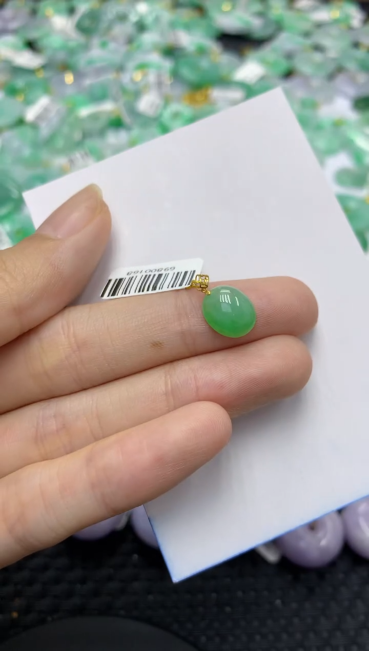 翡翠18K金镶嵌颈饰天然缅甸翡翠A货