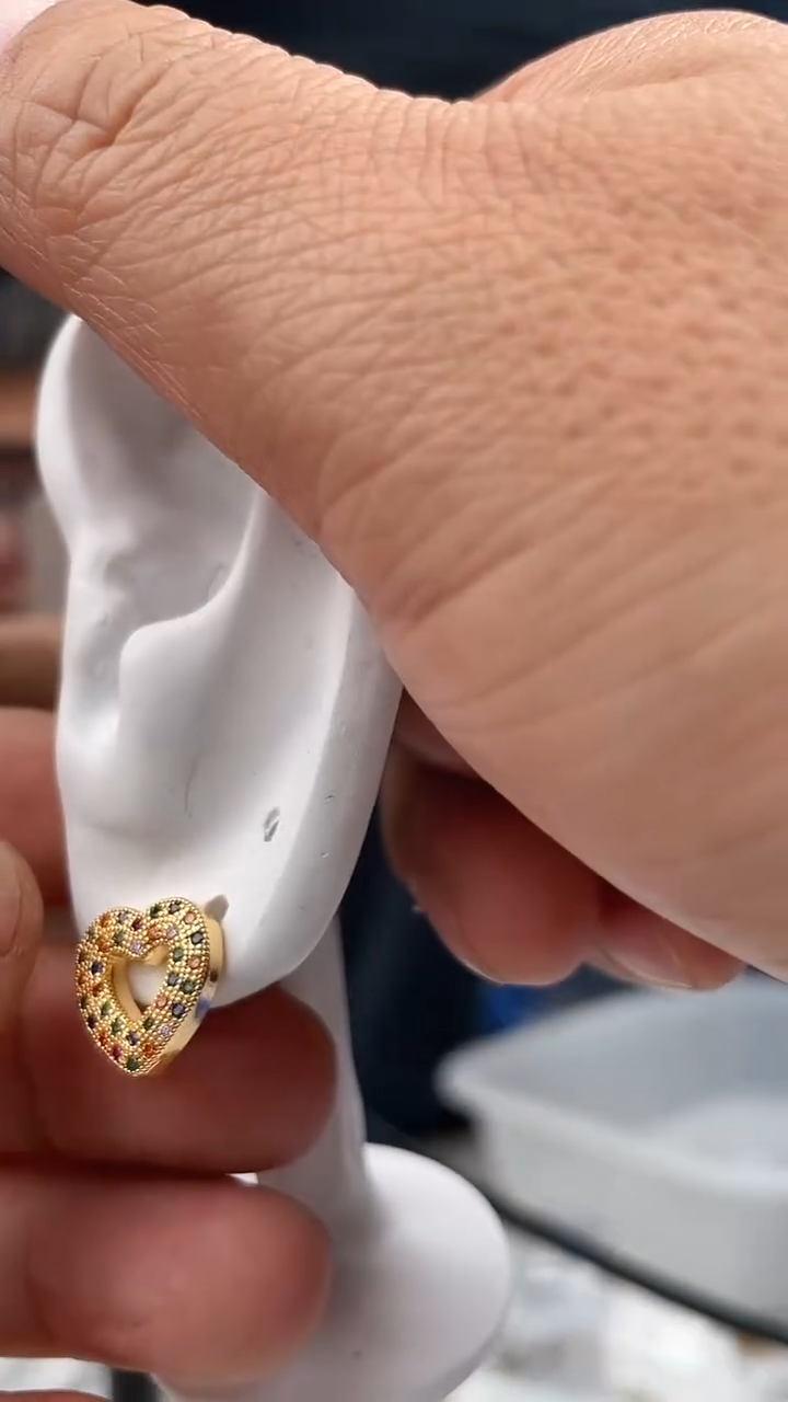 纯铜合金无68566856耳钉