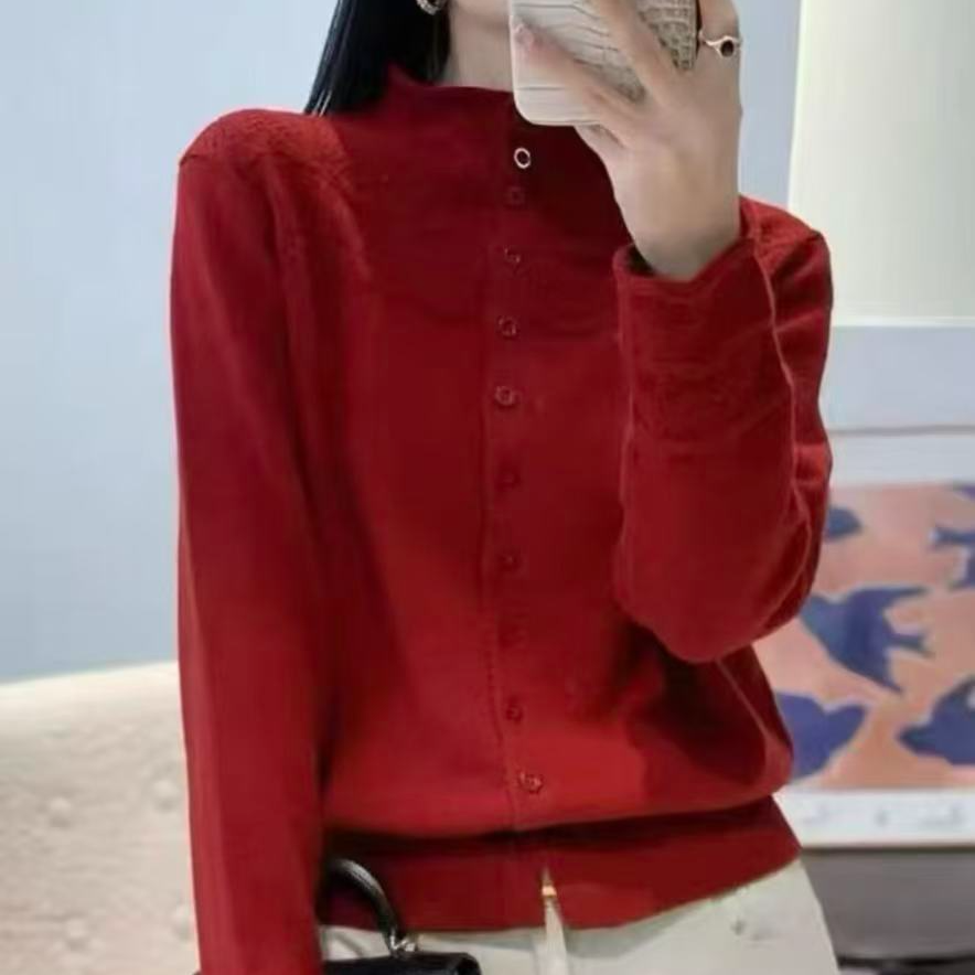 半高领镂空钩花针织开衫女2026新款秋冬显瘦毛衣外套独特别致上衣