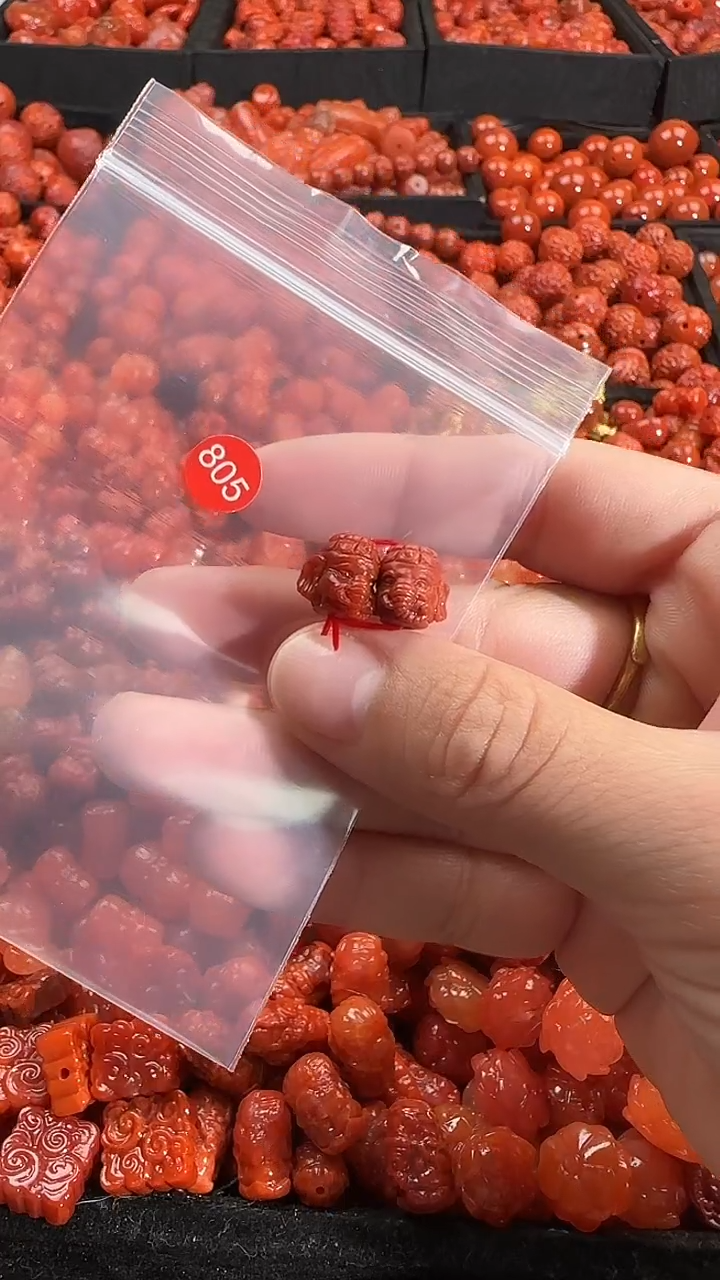 颈饰未镶嵌南红玛瑙1