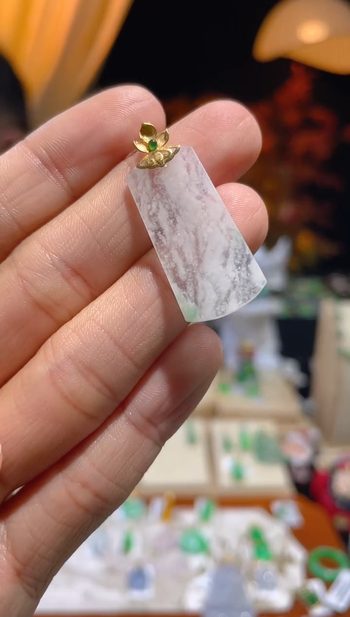 【闪购商品】翡翠颈饰18K金镶嵌假一赔三