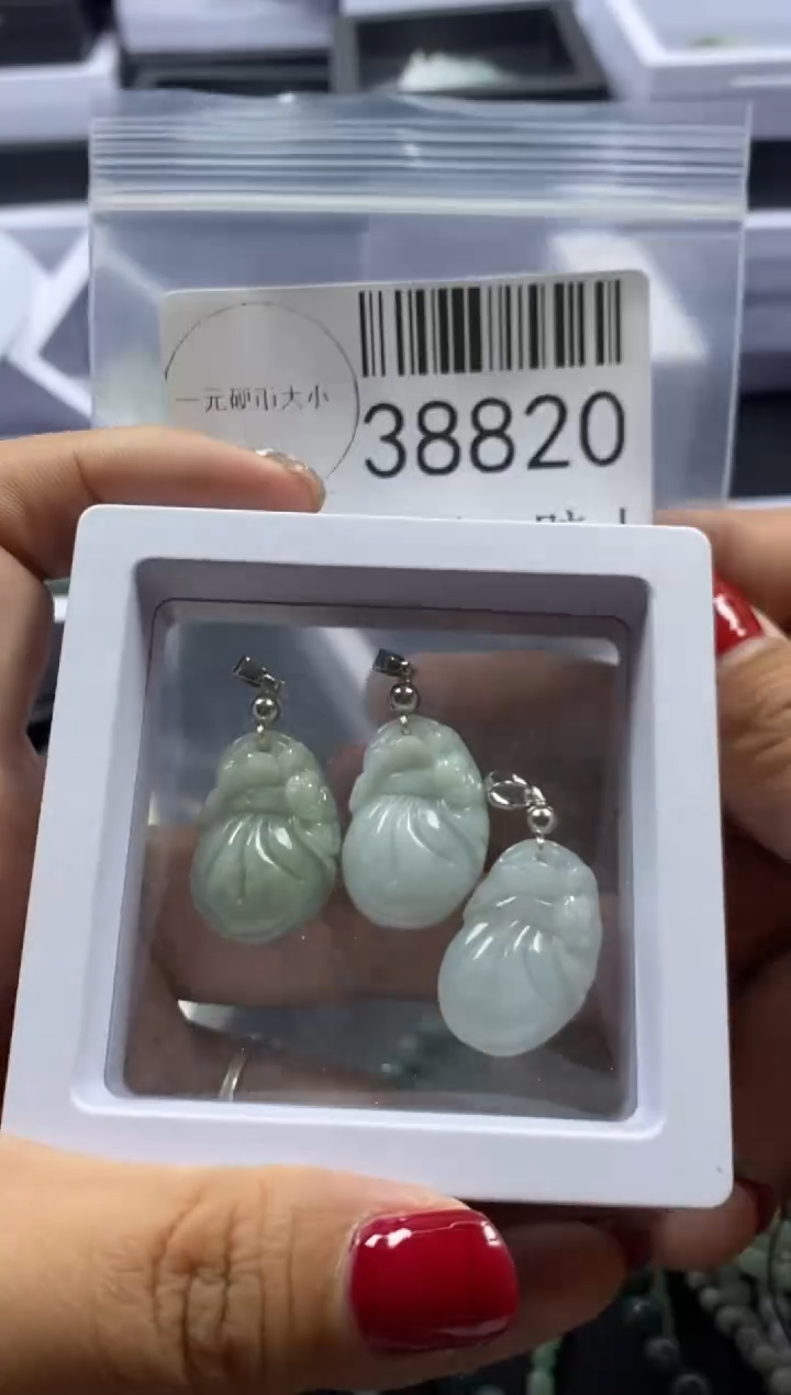 【闪购商品】翡翠吊坠(不含链)未镶嵌38820