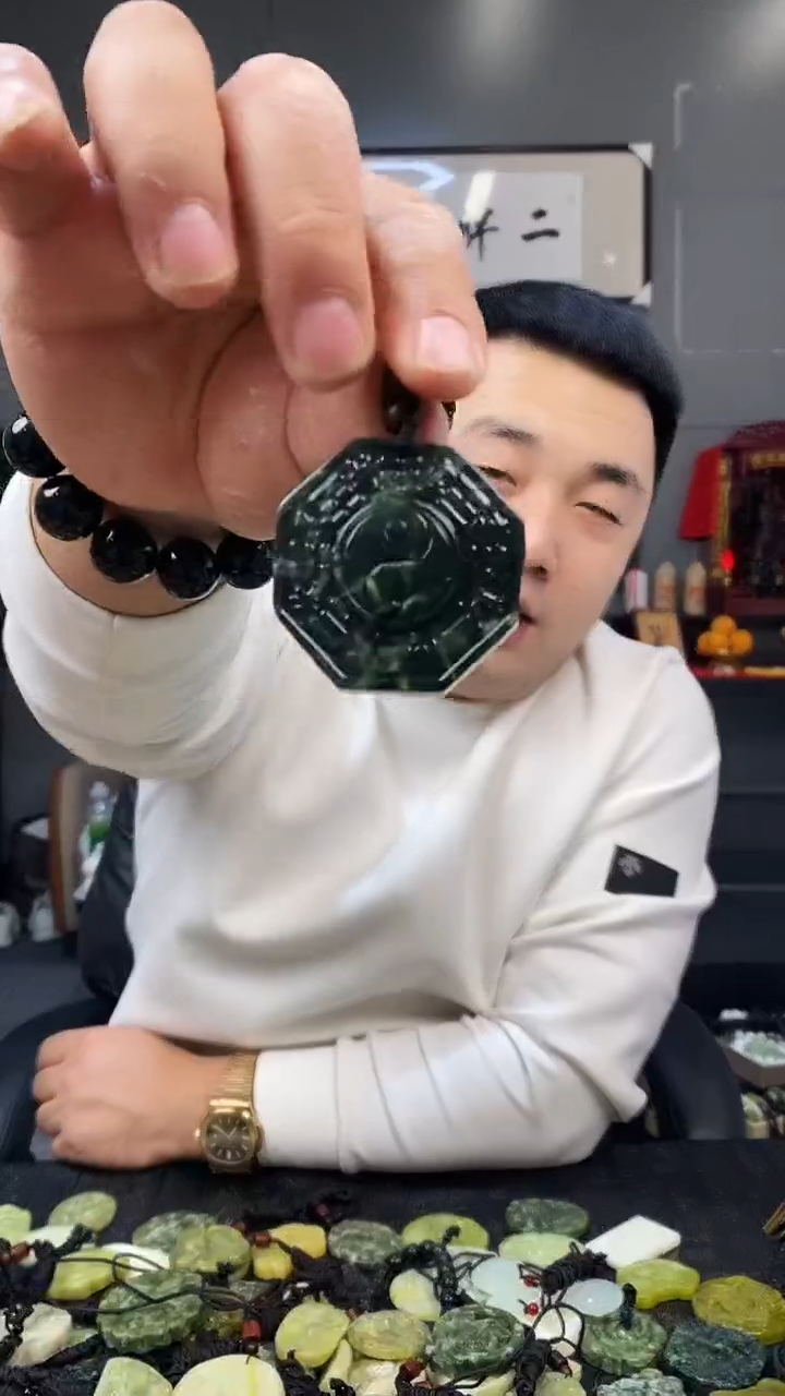 未镶嵌蛇纹石玉颈饰天然岫玉（多样性发其中之一）