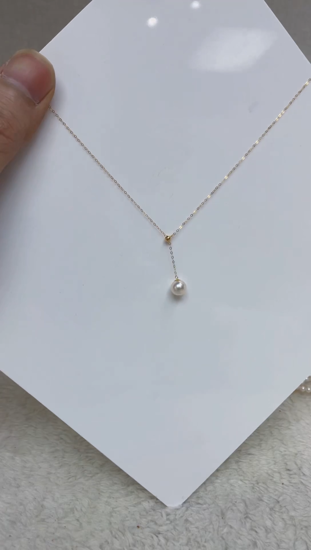 颈饰18K金镶嵌海水珍珠  