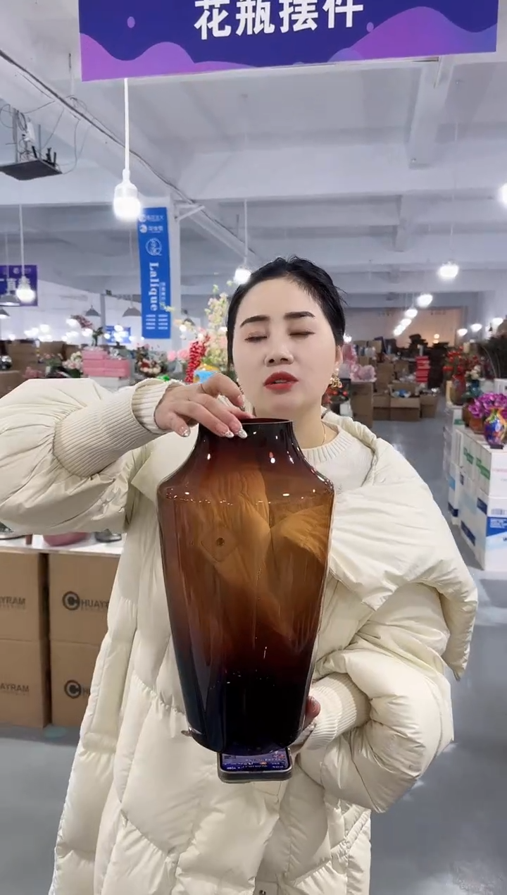 【闪购商品】玻璃安琪花瓶微瑕-ARWP