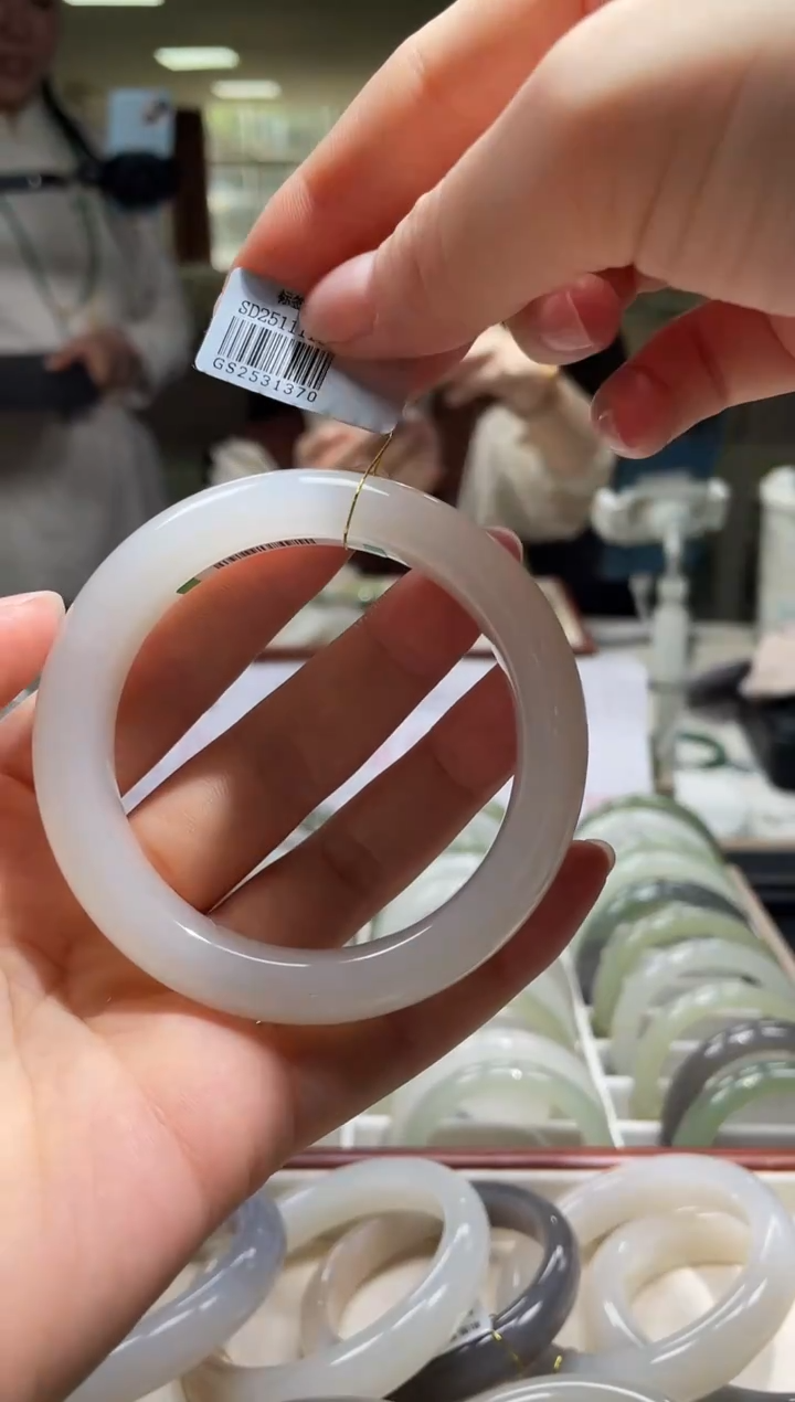 未镶嵌手镯和田玉54-55圈口 1370