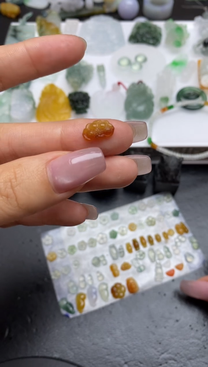 【闪购商品】定制翡翠未镶嵌翡翠毛货~