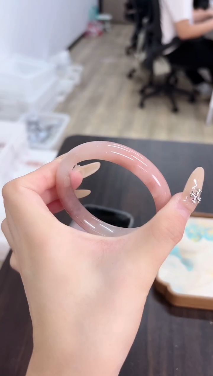 未镶嵌手镯石英质玉84-57T