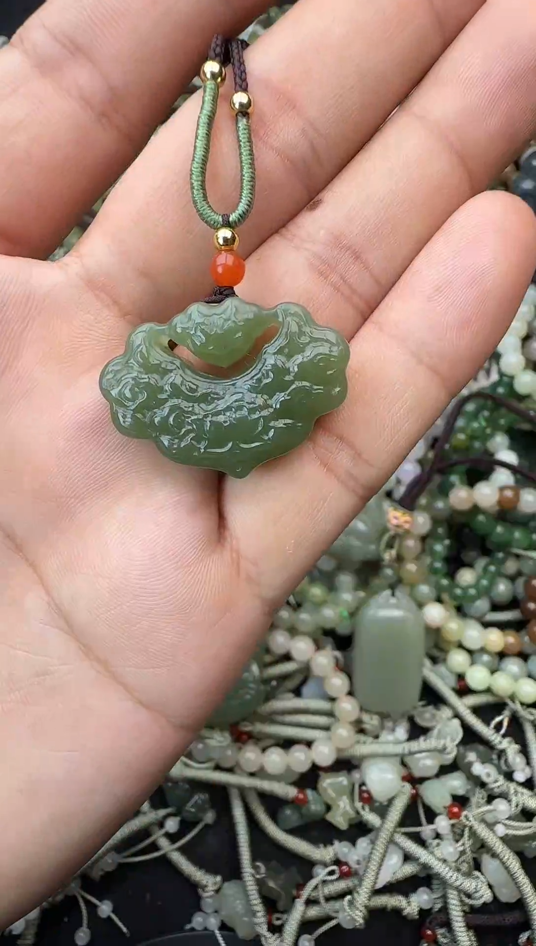 颈饰未镶嵌和田玉拍一发一