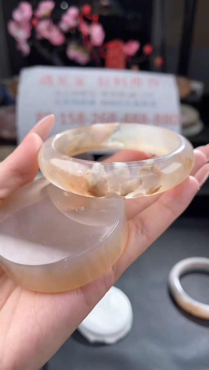 【闪购商品】石英质玉手镯未镶嵌62