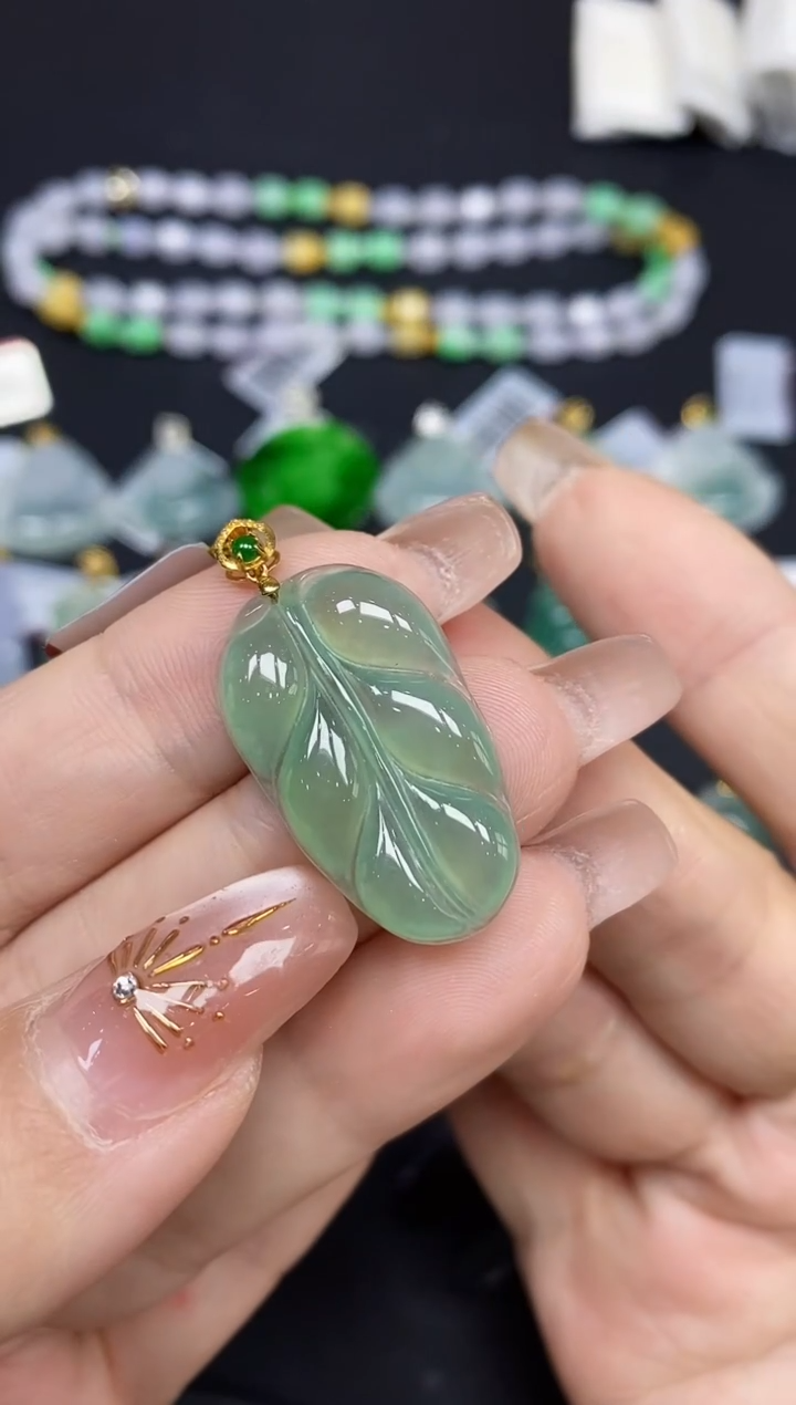 吊坠(不含链)18K金镶嵌翡翠叶子18K金扣镶嵌@@CMT1003