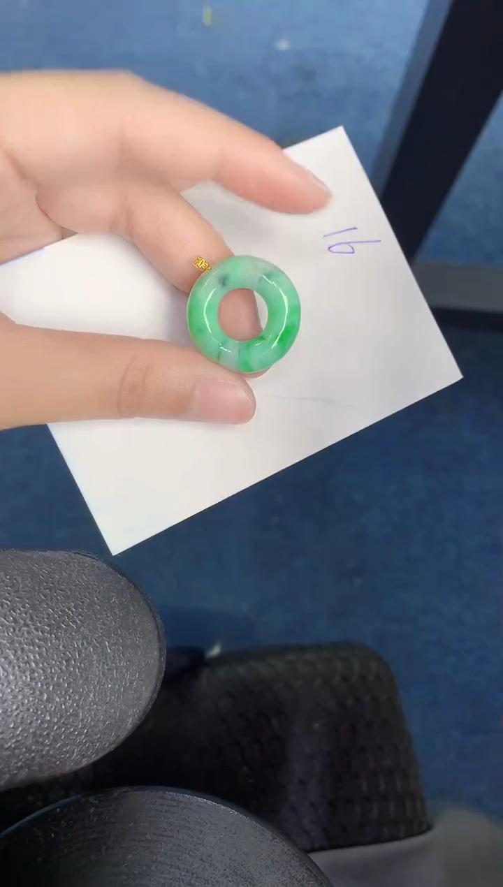 翡翠18K金镶嵌颈饰000000000