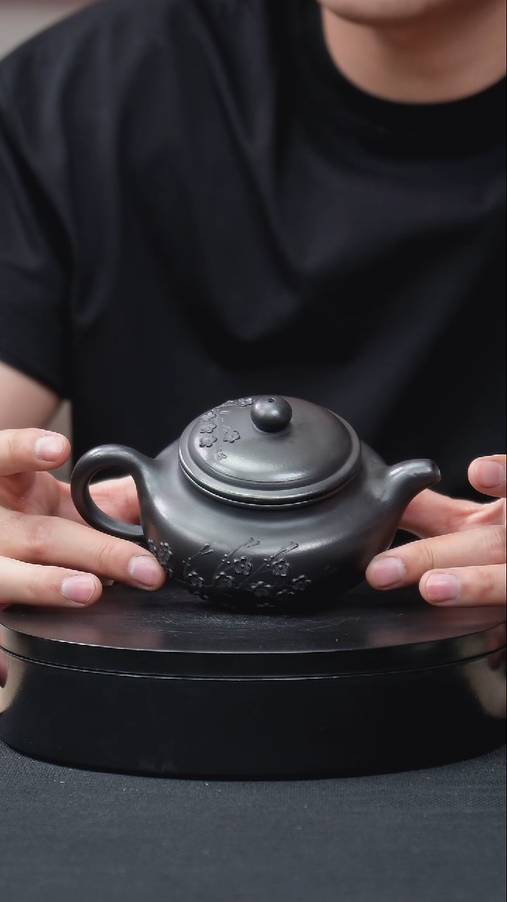 紫砂茶壶石黄堆绘仿古