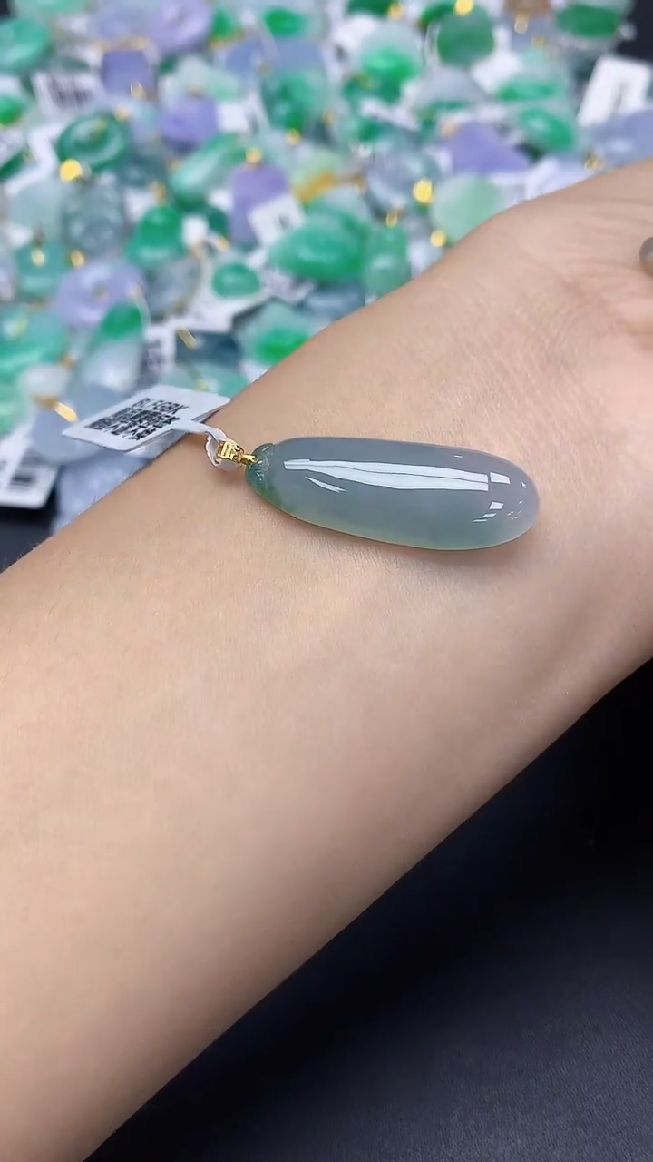 翡翠18K金镶嵌颈饰天然缅甸a货翡翠