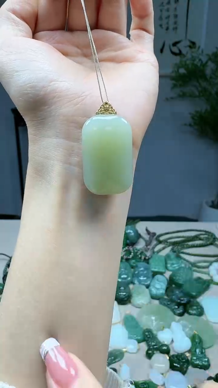 吊坠(不含链)18K金镶嵌和田玉1