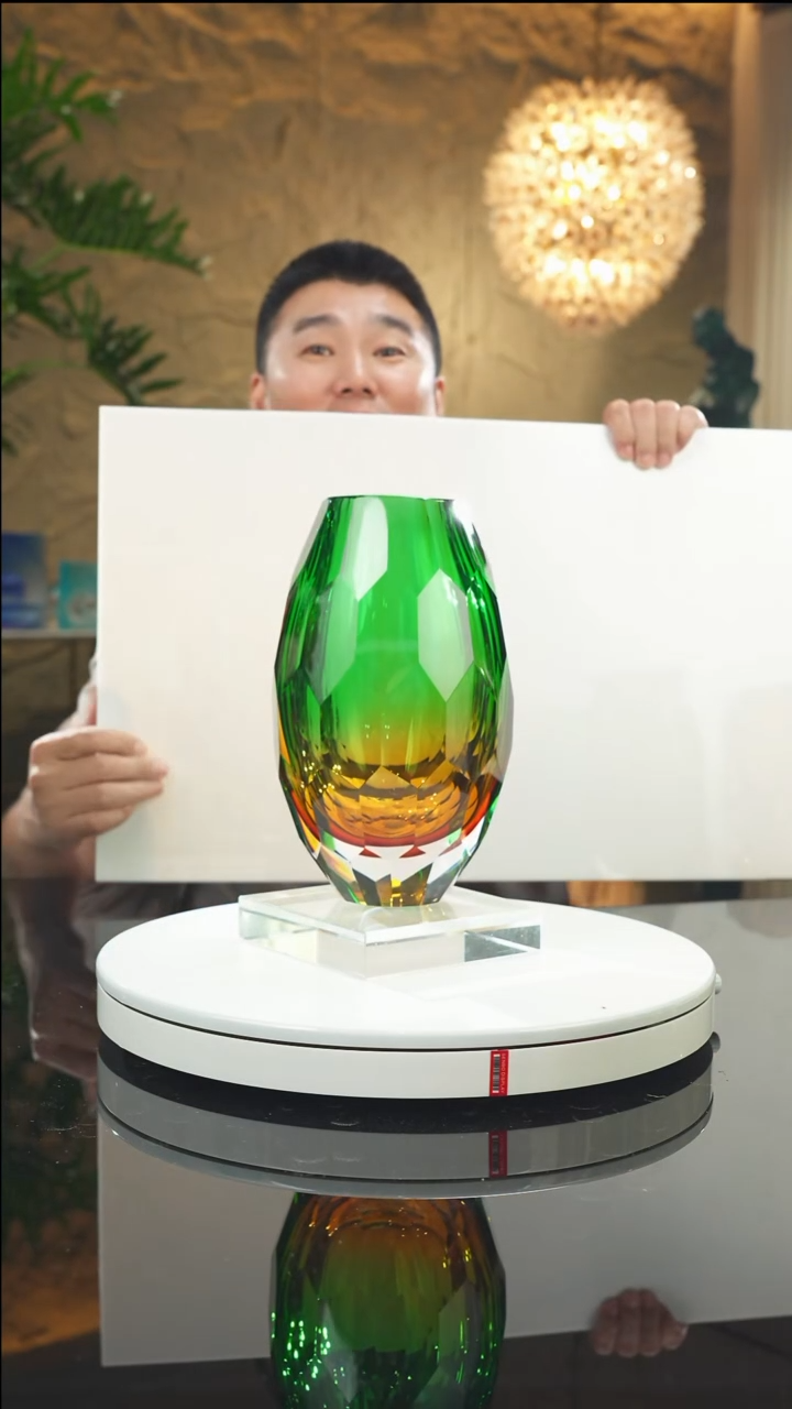 【闪购商品】瓷片福利琥珀绿切面花瓶