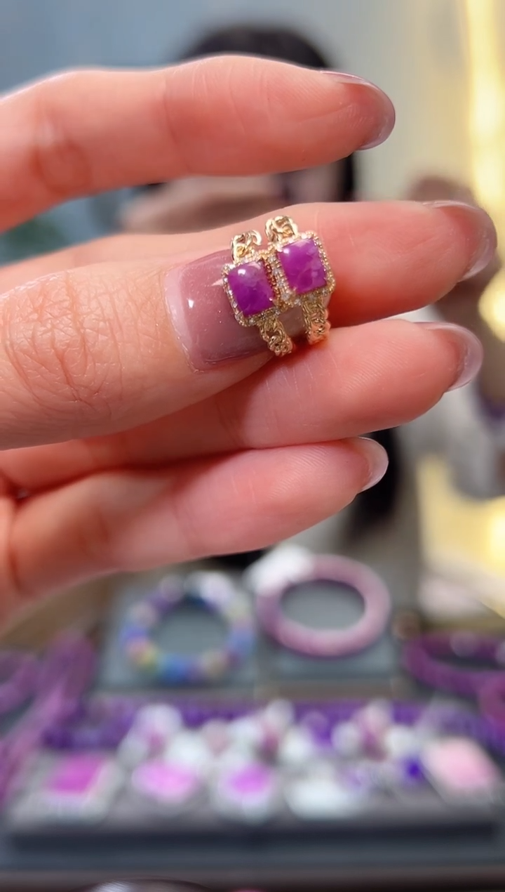 【闪购商品】苏纪石（舒俱来）耳钉18K金镶嵌1