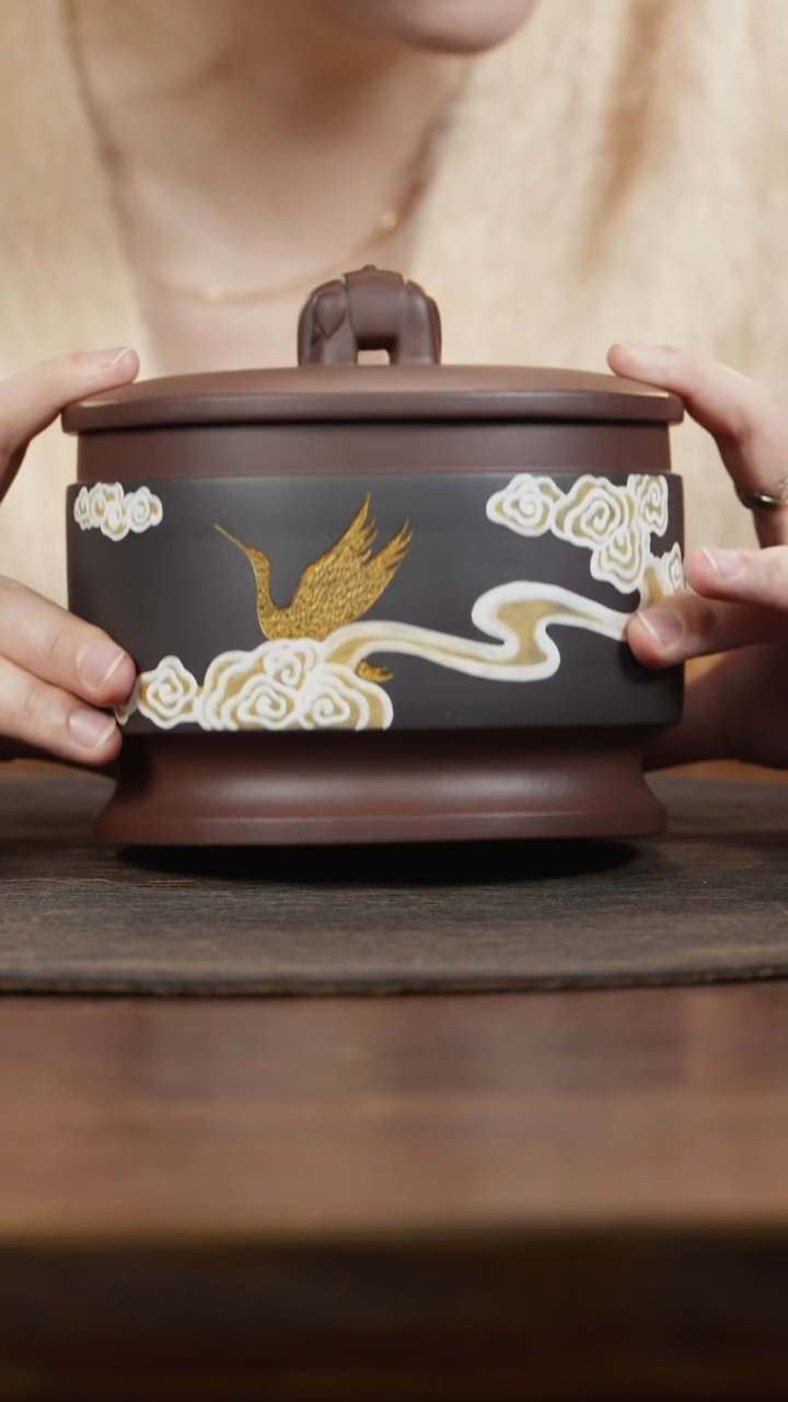 【闪购商品】紫砂茶叶罐大象钮黑料泥绘祥云仙鹤茶叶罐