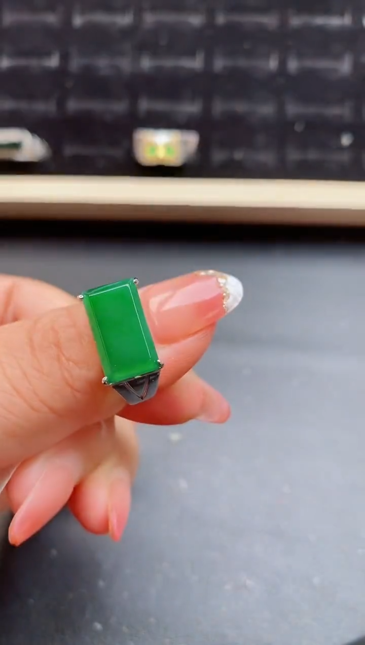 【闪购商品】翡翠戒指银S925镶嵌5080550