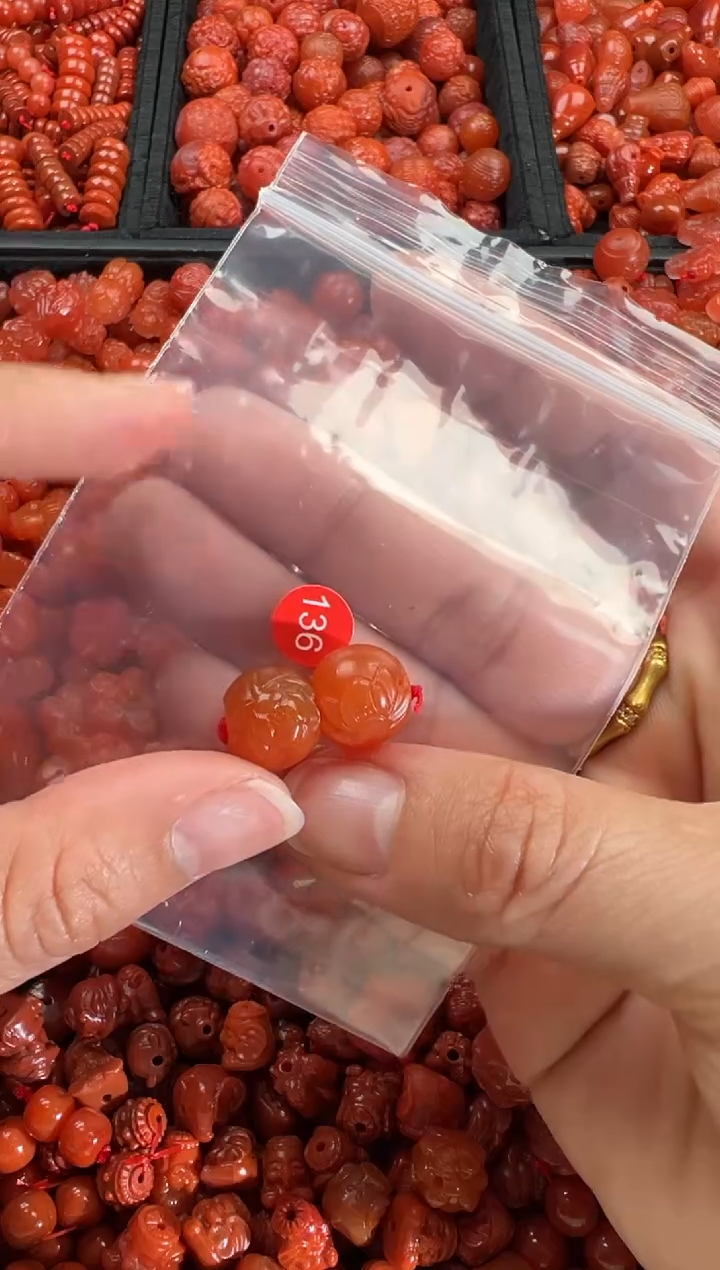 【闪购商品】南红玛瑙颈饰未镶嵌1