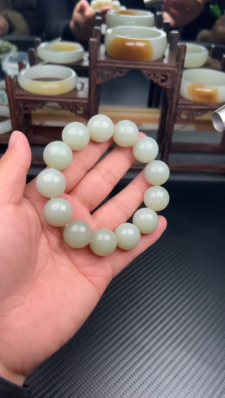 未镶嵌手串和田玉且末微色差近矿卡18