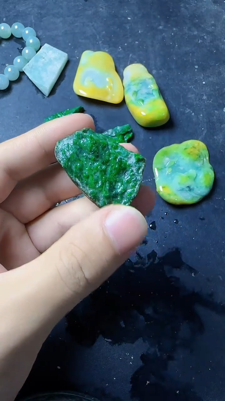 翡翠挂件未镶嵌葡****队102翡翠